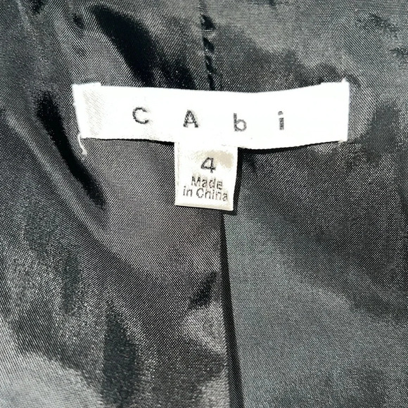 CAbi Women’s Blazer Boucle Charming Wool
Blend Turquoise Black Size 4 - Picture 10 of 16